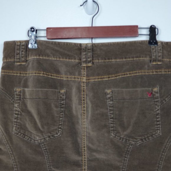 American Eagle Outfitters Stretch Soft Velvet Feel Brown Academia Skirt Size 10 - Picture 6 of 12